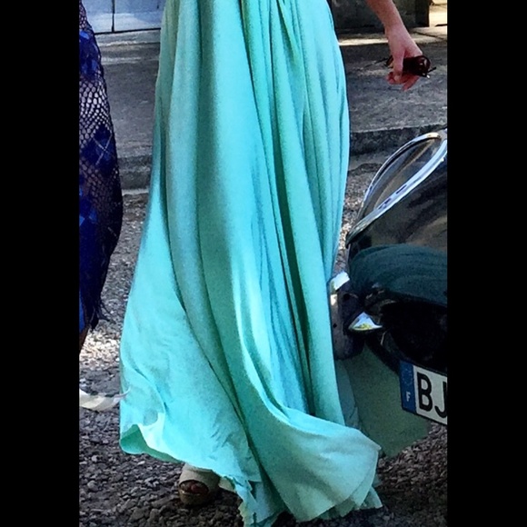 TWOBIRDS NEW YORK Classic Ballgown - Picture 3 of 4